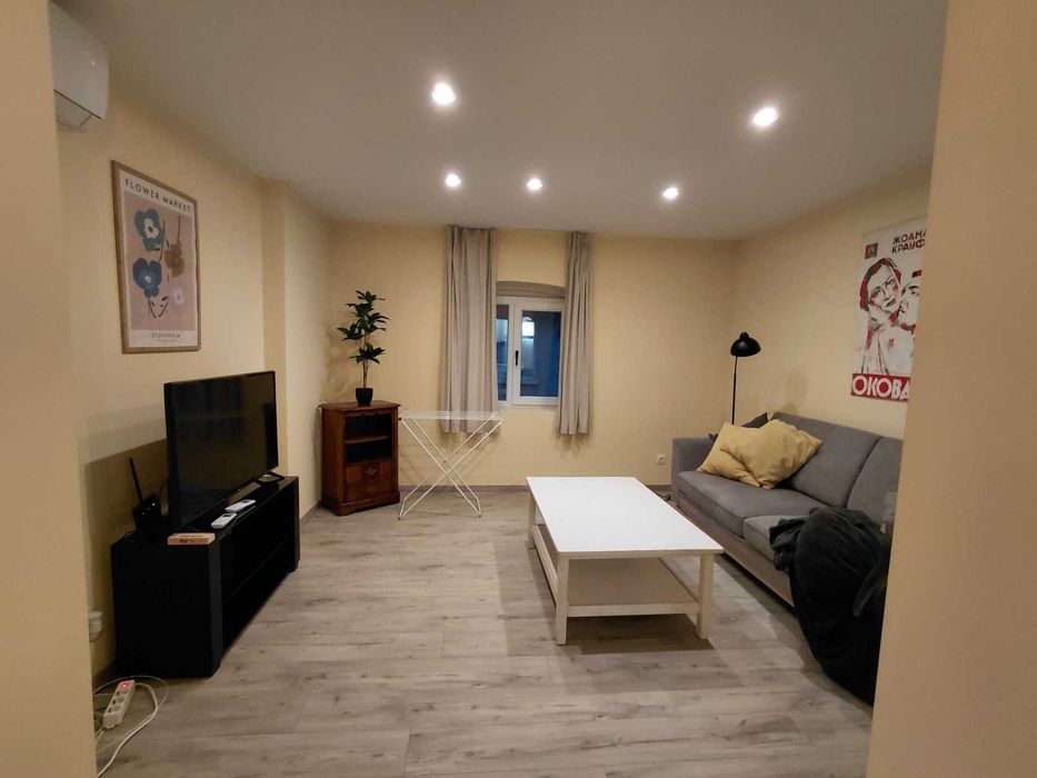 Давам под наем 3-стаен в Центъра