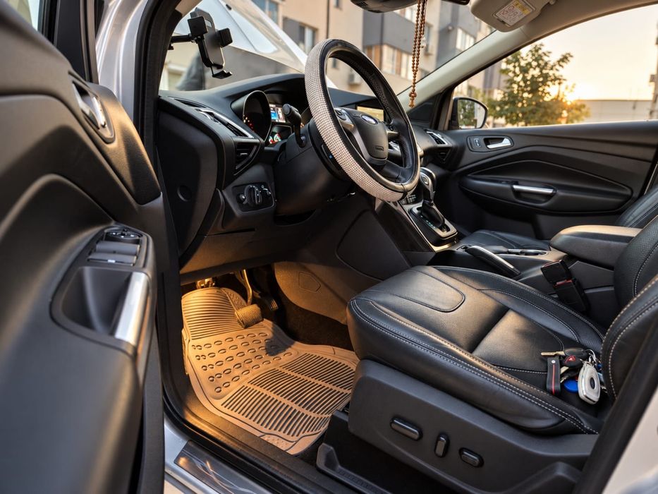 Se Vinde Ford Kuga ST