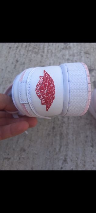 Jordan originali la super preț 350
