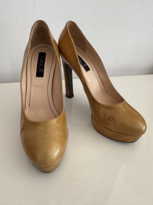 Pantofi eleganți de piele lăcuită linia Cristhelen B. (Musette) 39