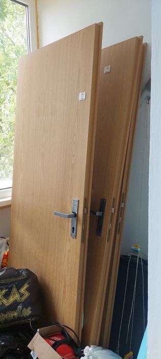 Продам б/у немецкие межкоматные двери