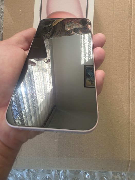 Продавам iPhone 15 Plus