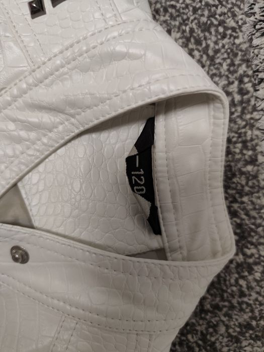 Продам курточку для девочки