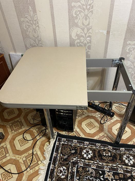 Стол кухонный , раздвижной