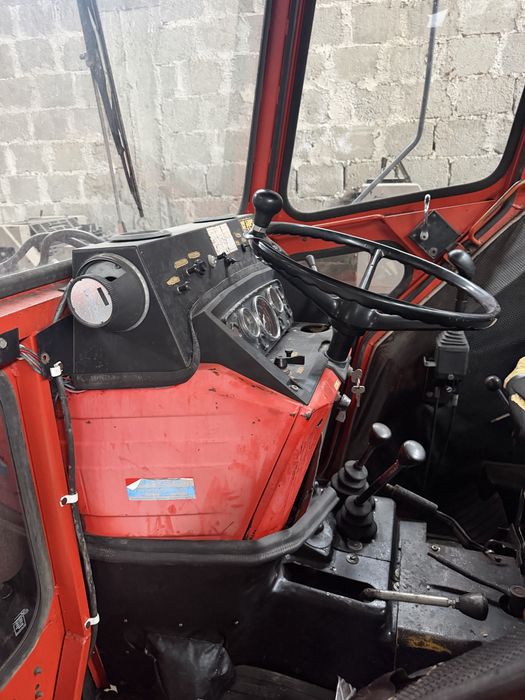 Tractor Universal 550 DT