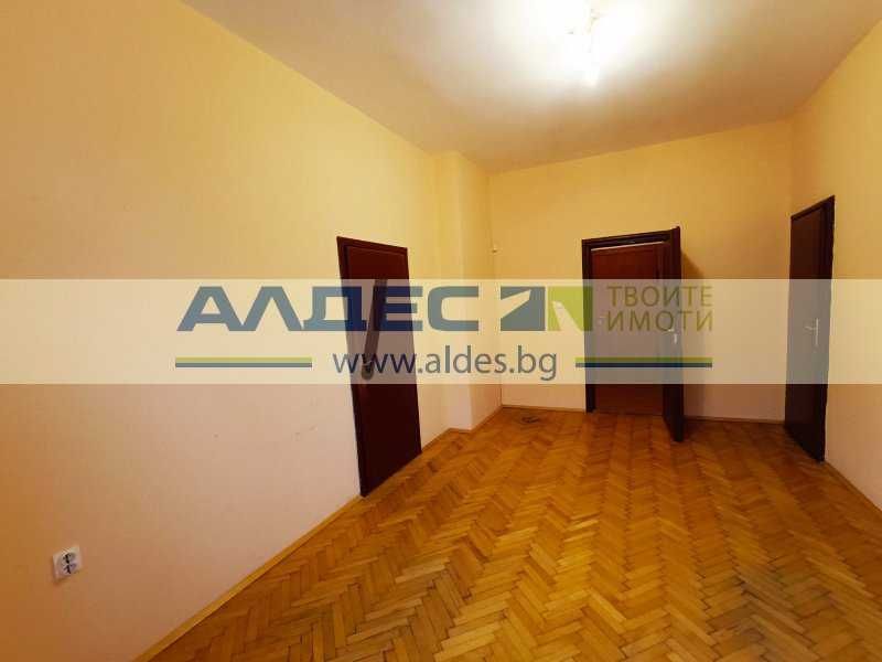 Дава се под наем Офис в София, Център - 85 кв.м за 663 € - Снимка #9