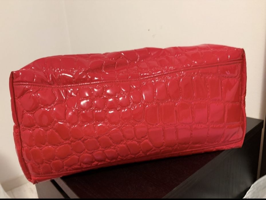 Geantă Miu Miu originală, piele lăcuită, stare impecabilă