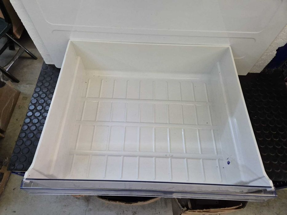 Cutie XXL , compartiment legume fructe combina , frigider Beko RCNE520E20DZM 575 x 485 x 185 mm in stare buna / R22