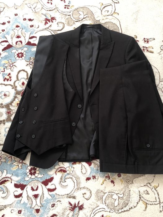 Костюм тройка