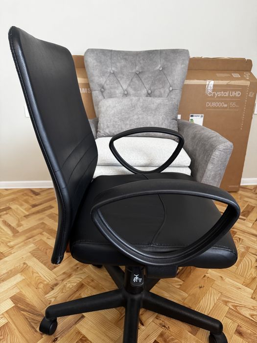 Офис стол в забележително състояние.