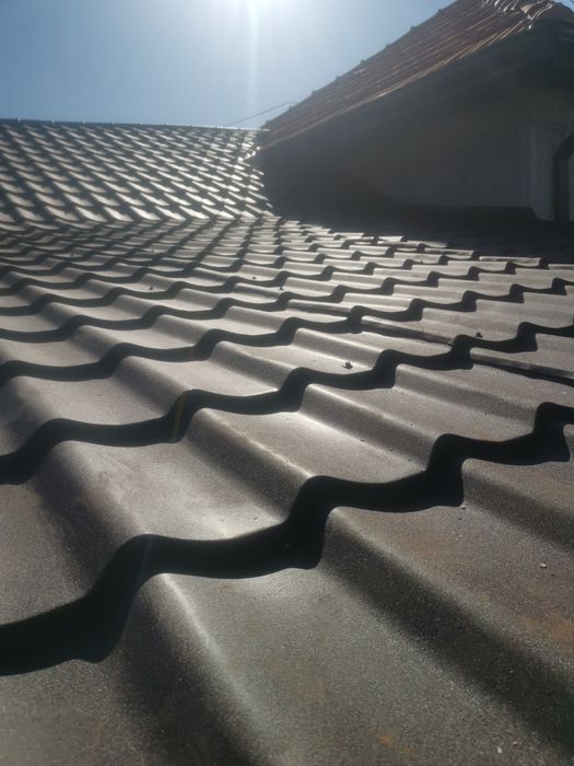 Ремонт на покриви с керемиди
Полагане на мушама. 
Наковаване на летвен