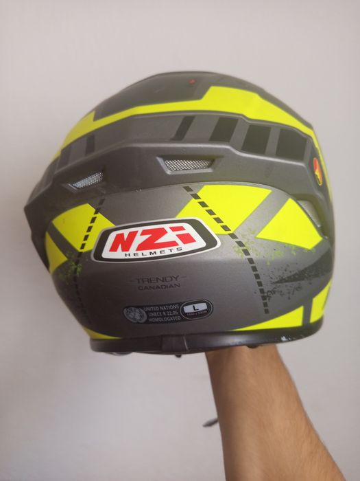 Vând cască moto nzi npx 001  folosită de 3 ori