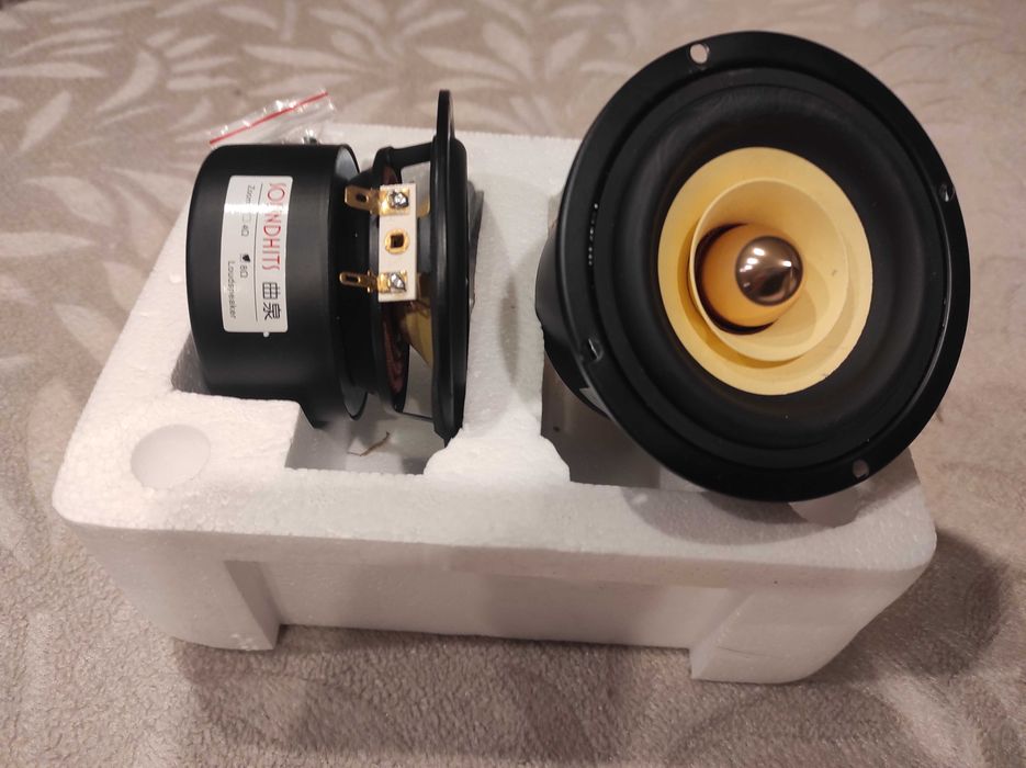 Продавам широколентови говорители