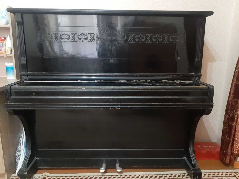 Фортепиано, Украина