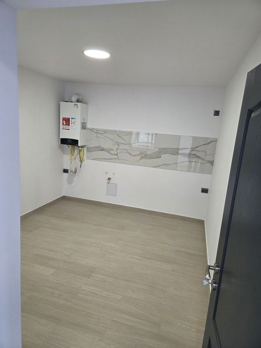 Casa de vanzare - Deveselu, stradal, teren 2900mp,