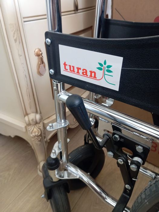 Инвалидное новое кресло коляска