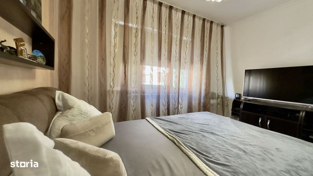 Apartament 4 camere, etaj intermediar, zona CET – ideal pentru famil
