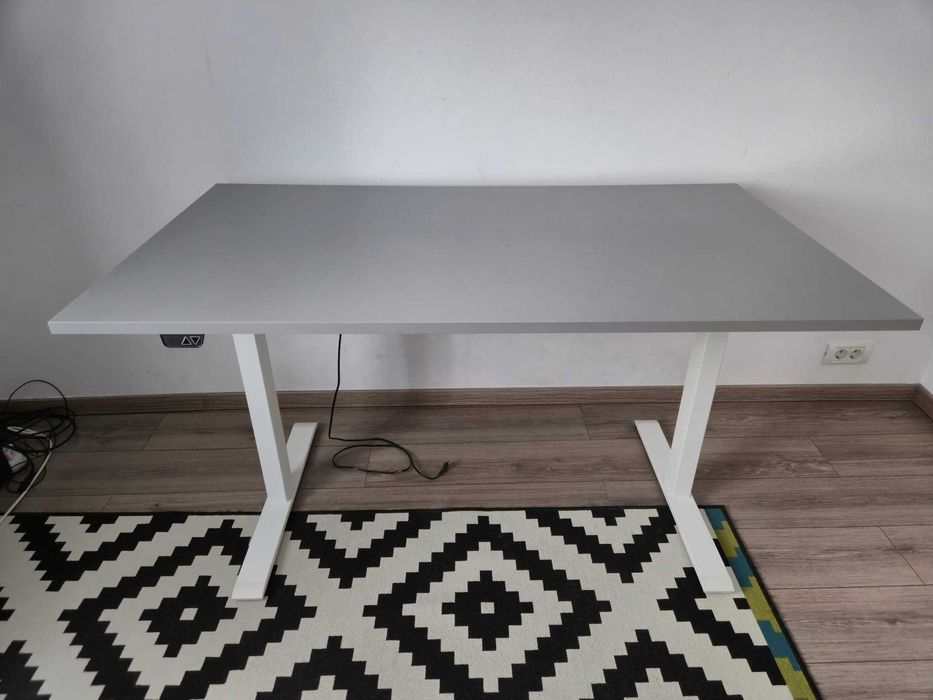 Birou reglabil RODULF, electric/alb, 140x80cm IKEA