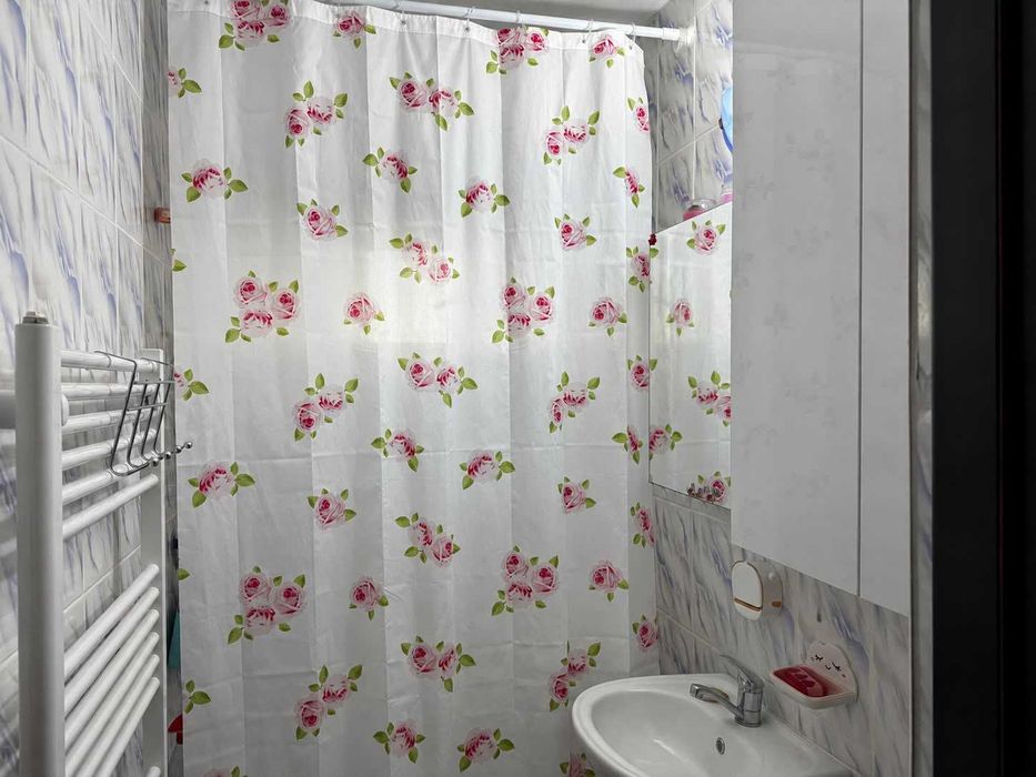 Apartament cu 3 camere mobilat si utilat