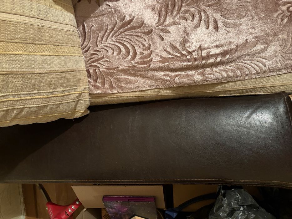 Продам диван , срочно