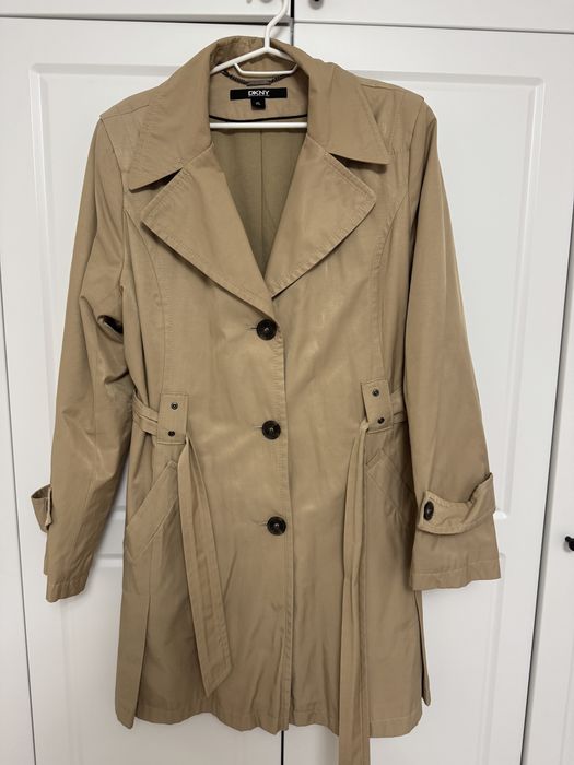 Тренчкот бежов DKNY