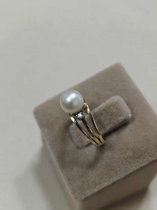 Inel aur 14k 3.31gr cu 2 diamante și perla (r)