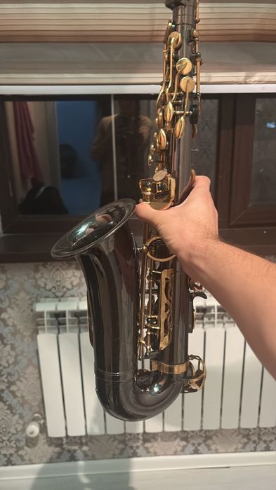 Саксафон инструмент в хорошем состоянии