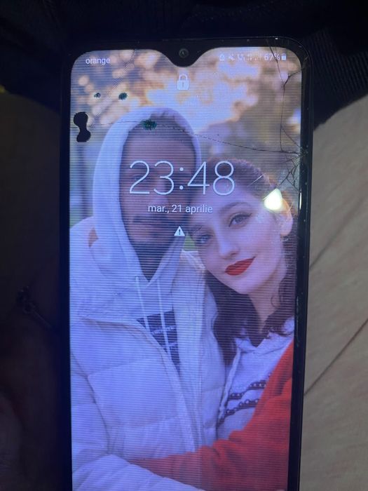 Vând telefon pentru piese