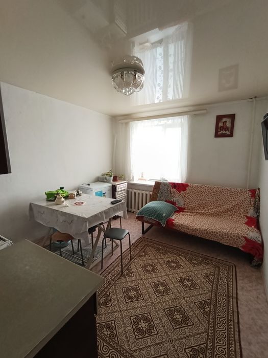 Продам 1 комнатную окт в районе школьника