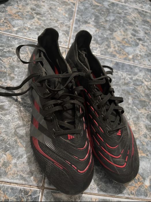 Vand ghete adidas predator
