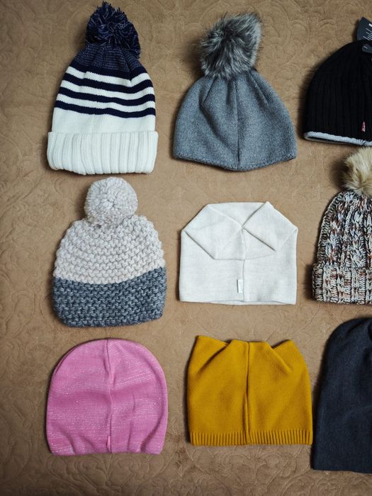 Шапочки для девочек. НОВЫЕ. За все 5000т.