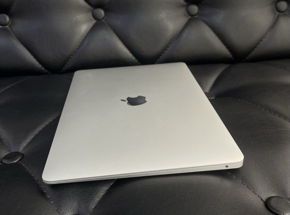 Apple MacBook Air M1 2020 года в идеальном состояние
