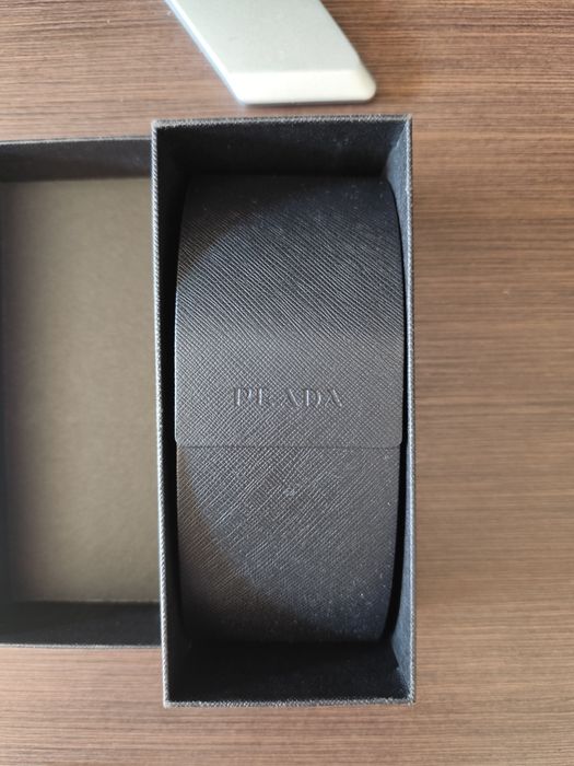Абсолютно нови Prada слънчеви очила Unisex – пълен комплект