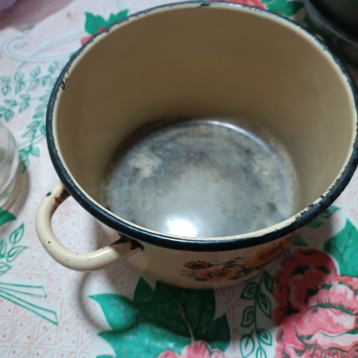 кухонный инвентарь, кастрюли