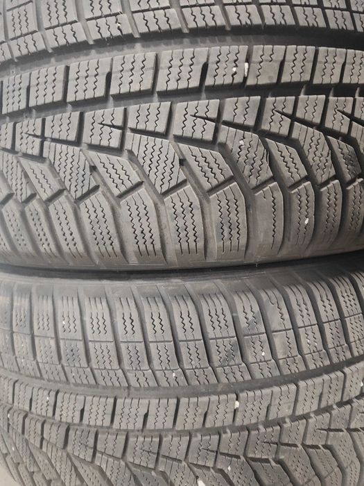 2бр.зимни гуми 225/50/17 Hankook