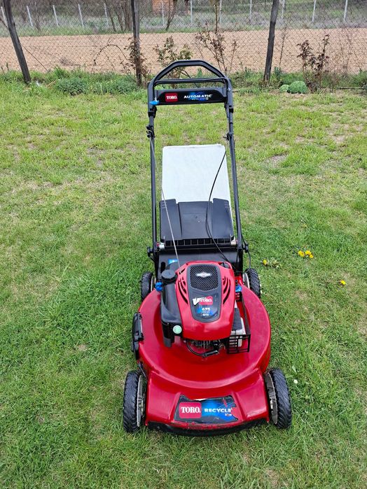 Masina gazon  /  iarba  /  toro
