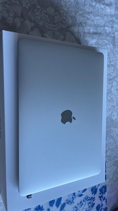 MacBook Pro M1 • 8GB / 256GB • Отлично състояние