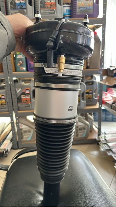 Амортисьор 850 лв възглавници 280 лв зазаден 370   . Audi  A6 C7.  A7