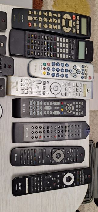 Telecomenzi audio video originale.
