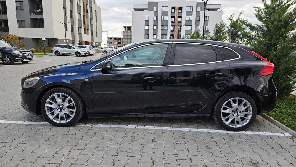 VOLVO V40 2015 — imagine 3