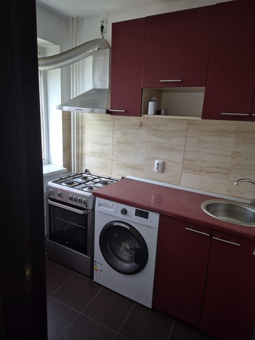 Inchiriez garsoniera metrou