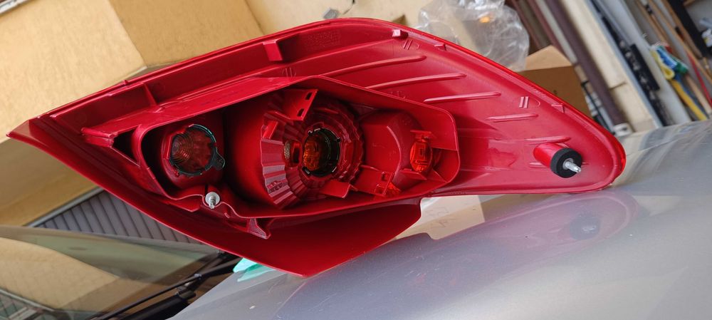 Десен стоп за Пежо 307