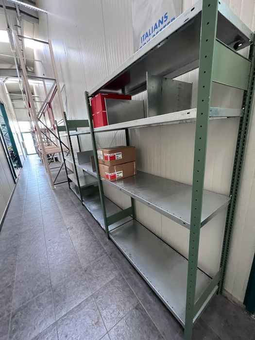 Метални стелажи