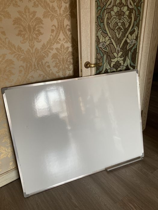 Доска школьная , б/у, но в отличном состоянии