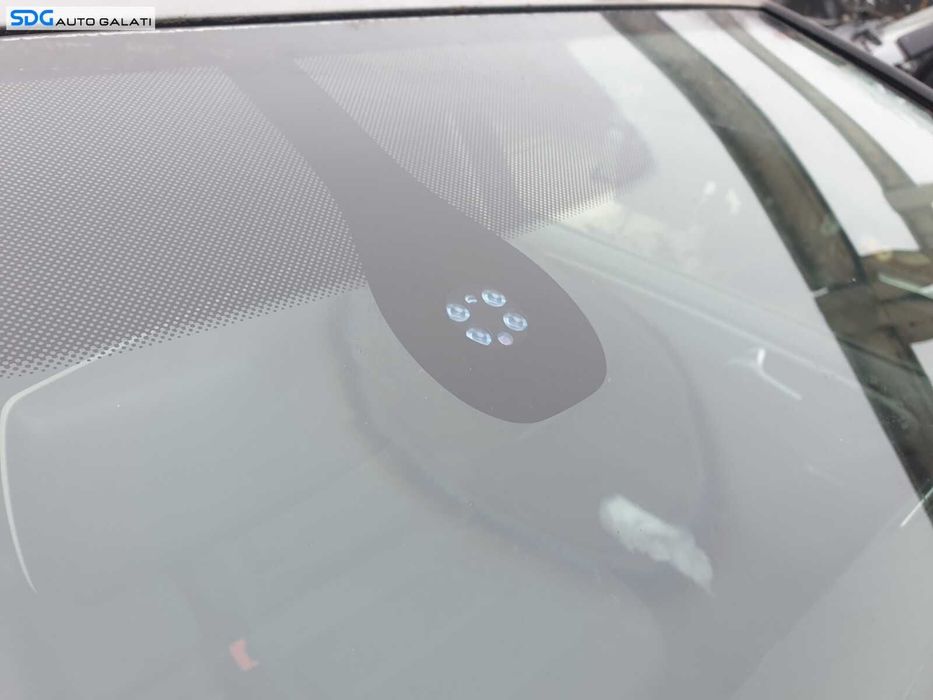 Parbriz Geam Sticla cu Senzor Ploaie Lumini Fara Incalzire Degivrare Volkswagen Golf 7 Break Variant Combi 2013 - 2017 [C5025]
