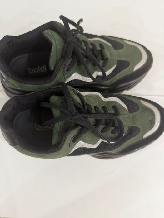 Кроссовки женские 36 размер