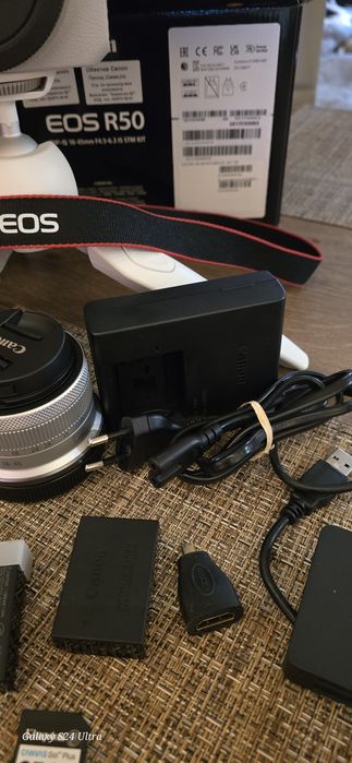 Canon EOS R50 White + 18-45mm + Гаранция + Пълен комплект аксесоари