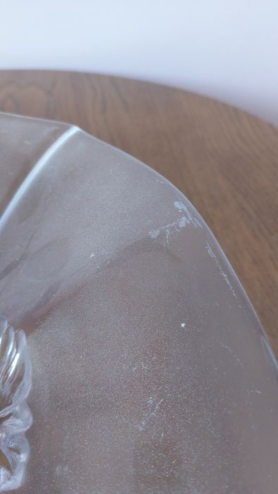 Голяма стъклена фруктиера. Подходяща за плодове.