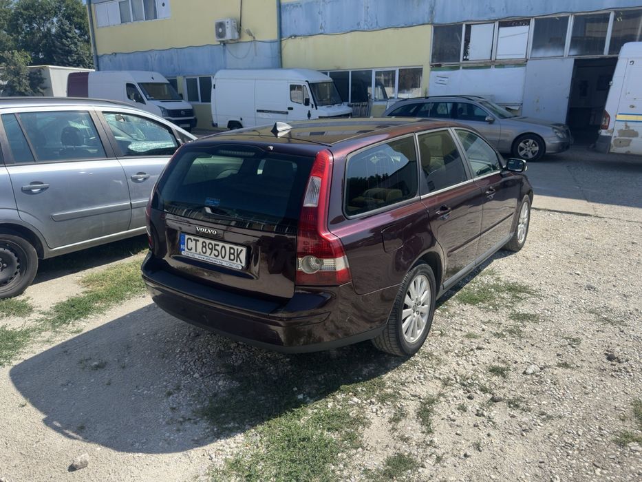 Продавам VOLVO V50