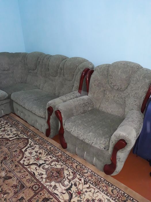 Угалок мебель сотилади срочна.